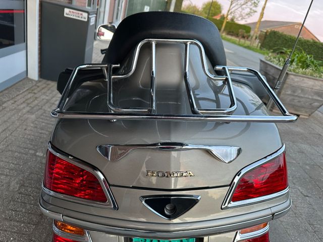 honda - gl-1800-goldwing