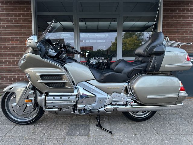 honda - gl-1800-goldwing