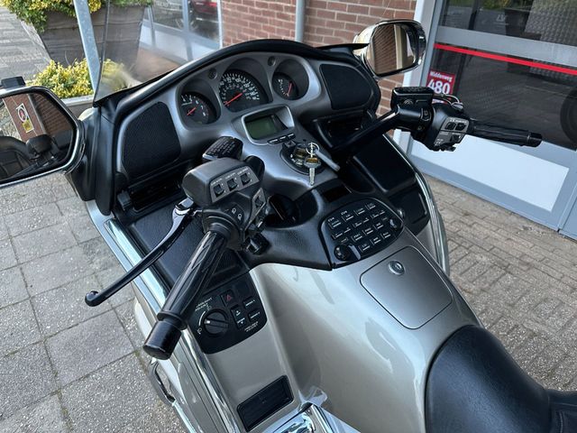 honda - gl-1800-goldwing