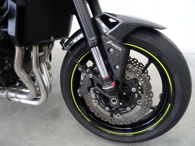 kawasaki - z900