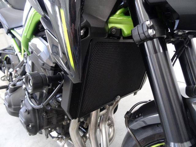 kawasaki - z900