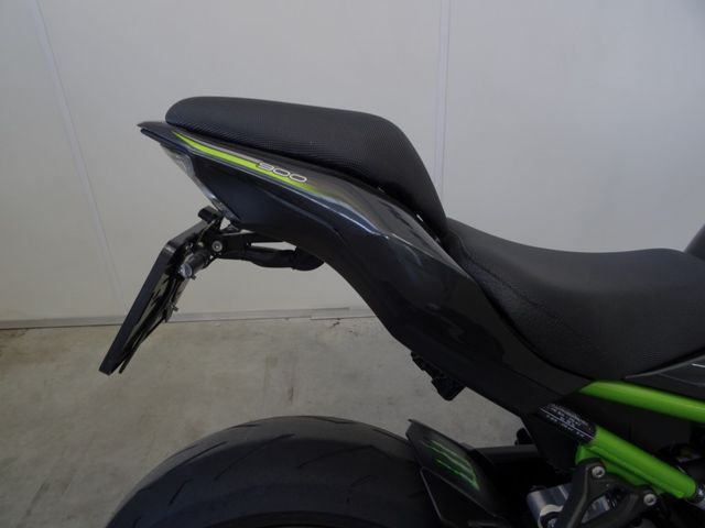 kawasaki - z900