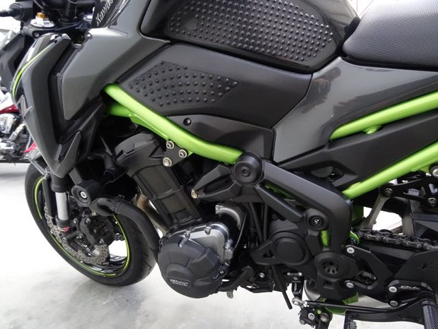 kawasaki - z900
