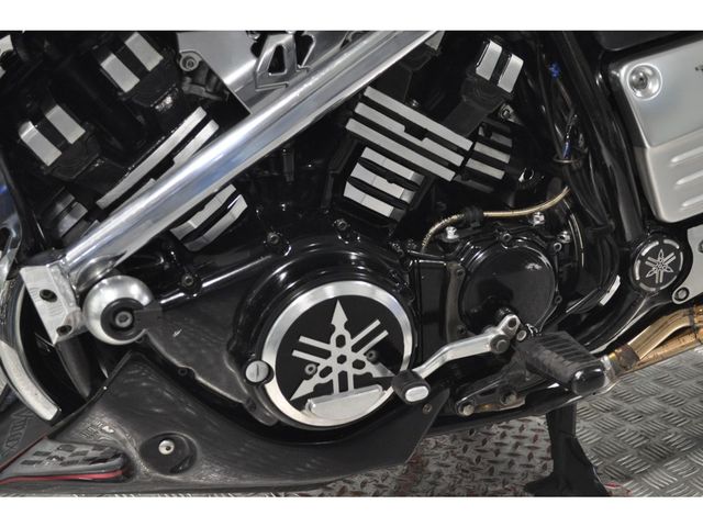 yamaha - vmx-1200-black-max