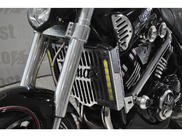yamaha - vmx-1200-black-max