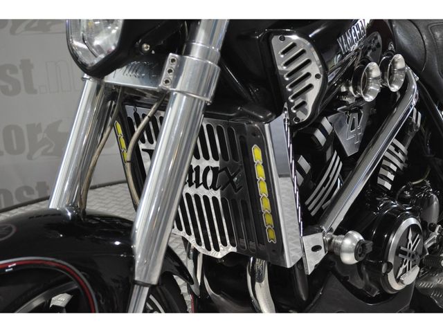 yamaha - vmx-1200-black-max