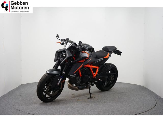 ktm - 1390-super-duke-r-evo