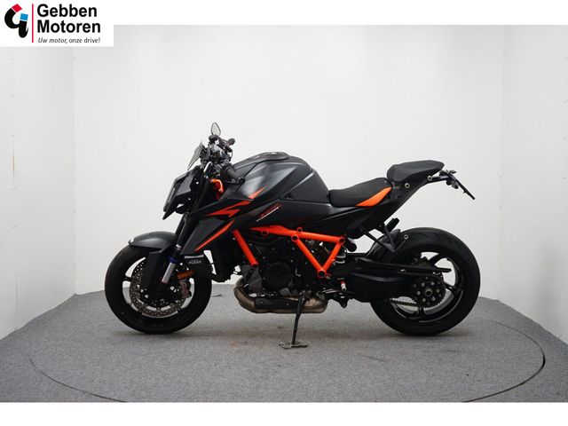 ktm - 1390-super-duke-r-evo