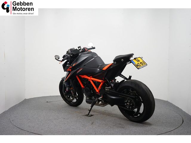 ktm - 1390-super-duke-r-evo