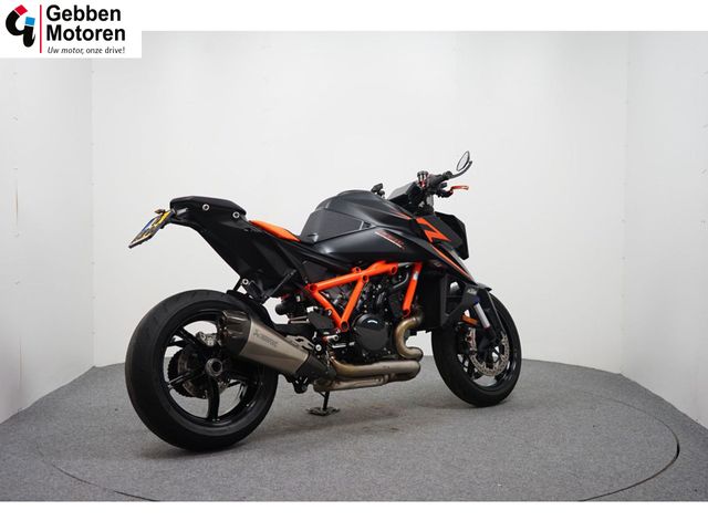 ktm - 1390-super-duke-r-evo