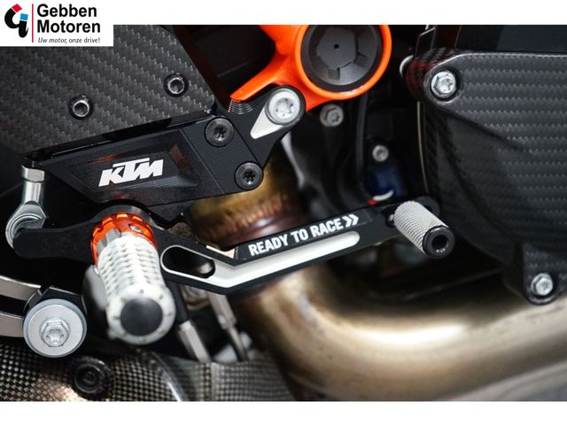 ktm - 1390-super-duke-r-evo