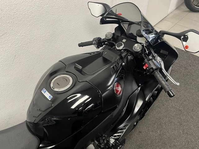 honda - cbr-1000-rr-r-fireblade