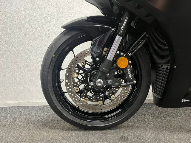 honda - cbr-1000-rr-r-fireblade