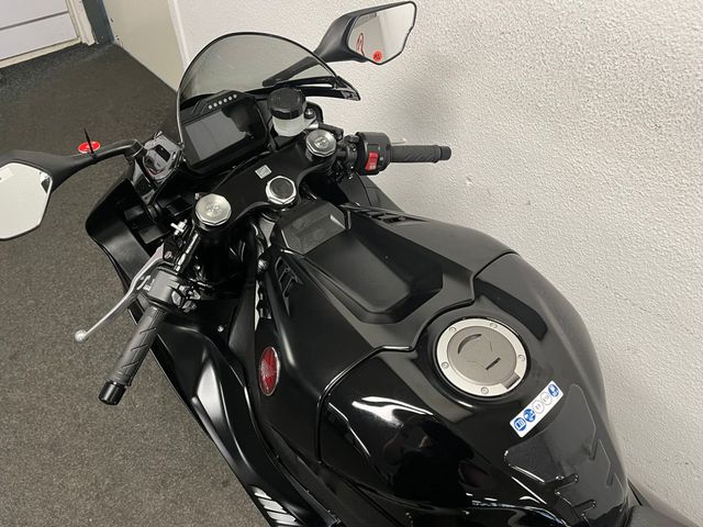 honda - cbr-1000-rr-r-fireblade