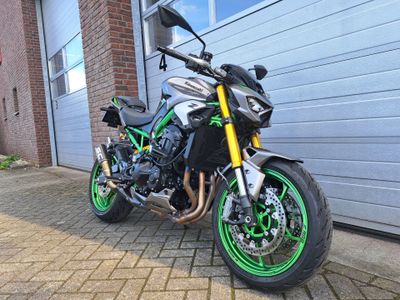 KAWASAKI Z900 SE PERFORMANCE – foto 2