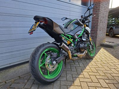 KAWASAKI Z900 SE PERFORMANCE – foto 4