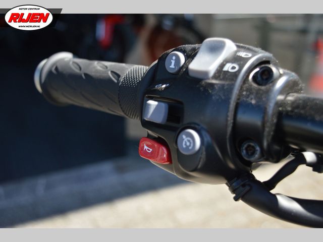 triumph - bonneville-t-120-black