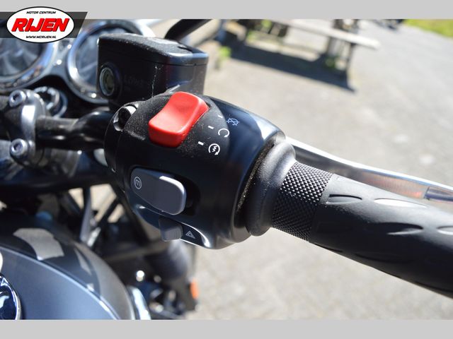triumph - bonneville-t-120-black