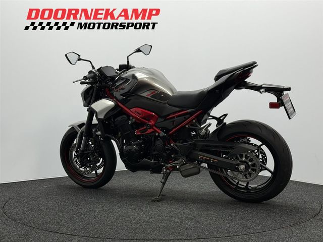 kawasaki - z900