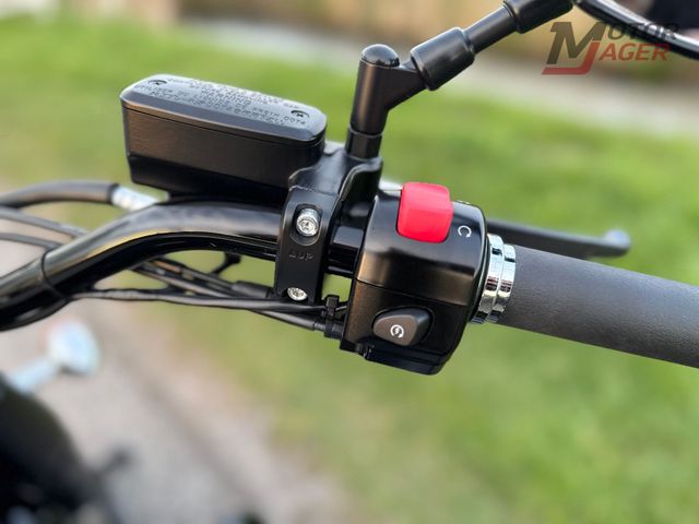 suzuki - c-1500-bt-intruder