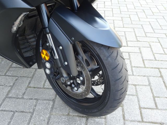 yamaha - tmax-560