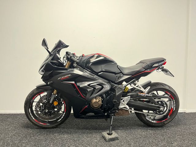 honda - cbr-650-r