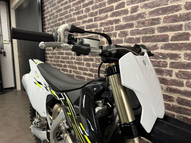 triumph - tf-250-x
