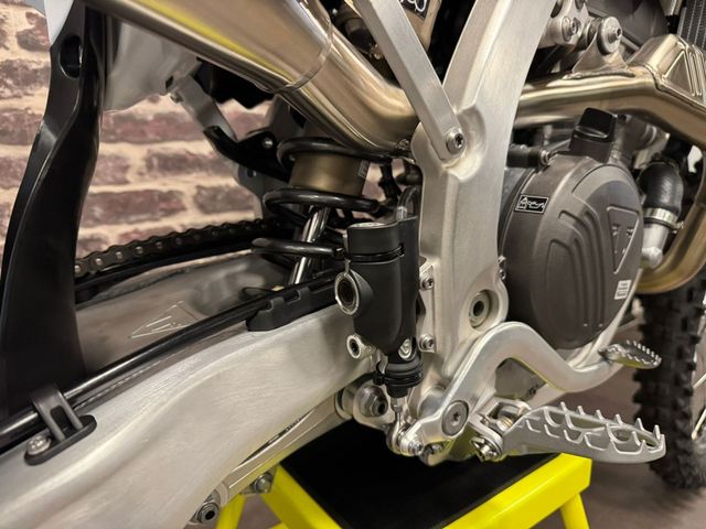 triumph - tf-250-x