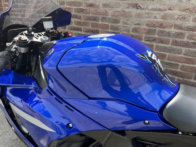 yamaha - yzf-r1