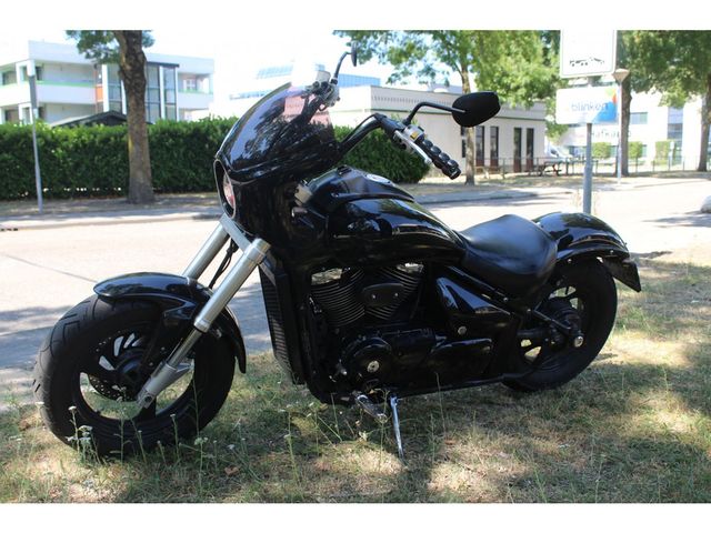 suzuki - 800-intruder