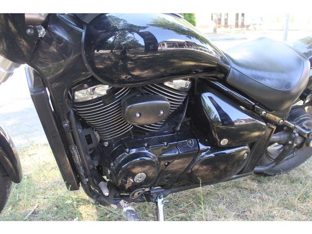 suzuki - 800-intruder