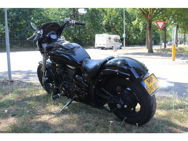 suzuki - 800-intruder