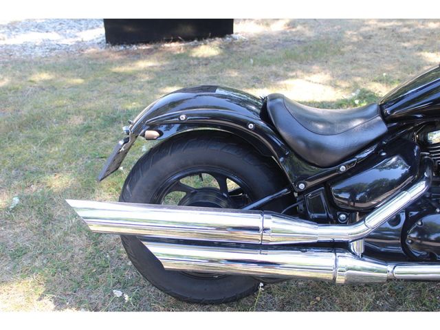 suzuki - 800-intruder