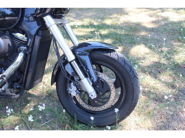 suzuki - 800-intruder