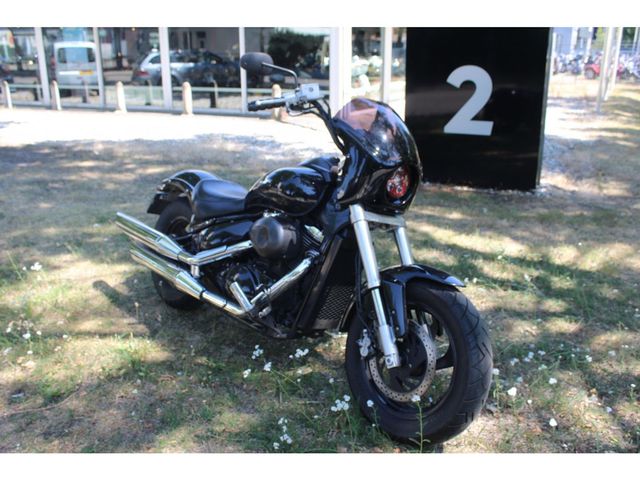 suzuki - 800-intruder