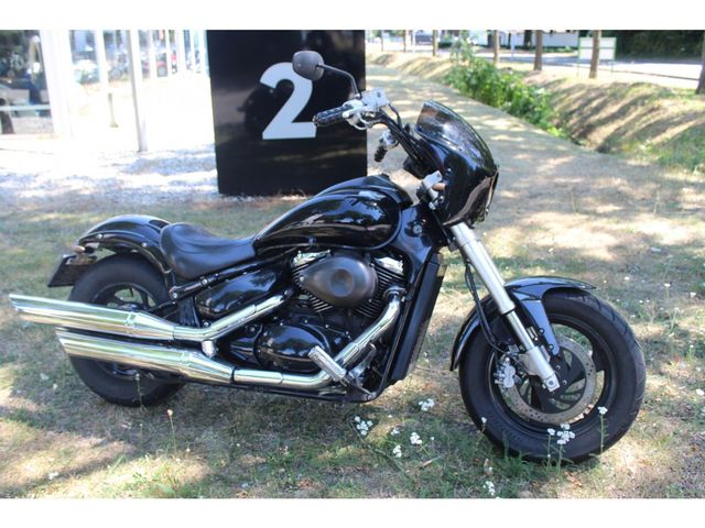 suzuki - 800-intruder