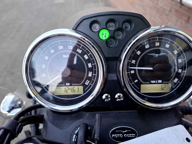 moto-guzzi - v-7-stone