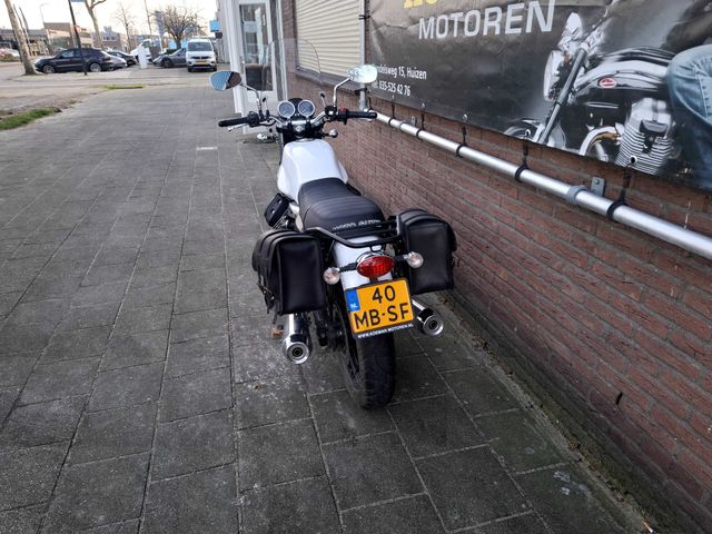 moto-guzzi - v-7-stone