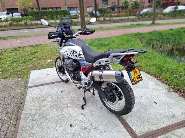 moto-guzzi - v-85-tt