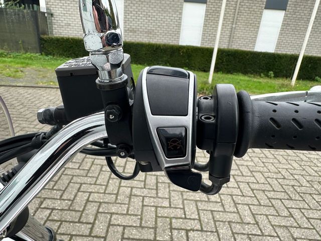 moto-guzzi - v-9-roamer