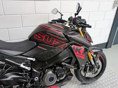 SUZUKI GSX-S 1000 – foto 4
