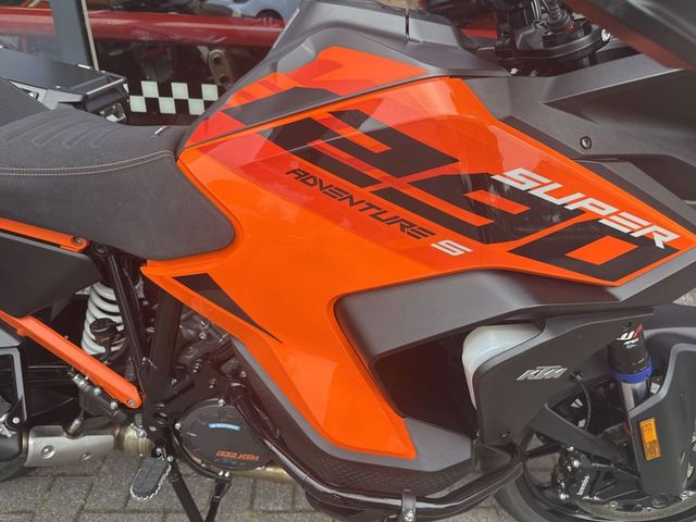ktm - 1290-super-adventure-s