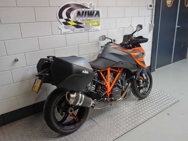ktm - 1290-super-duke-gt