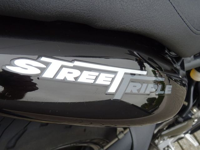 triumph - street-triple-675