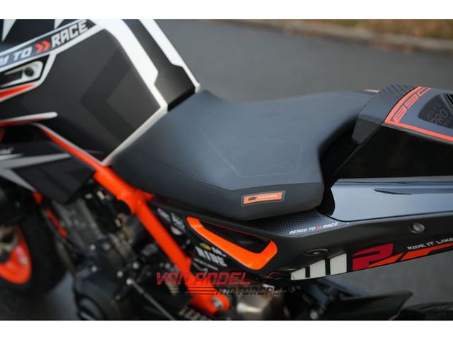 ktm - 890-duke-r