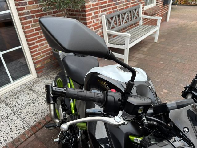 kawasaki - z900