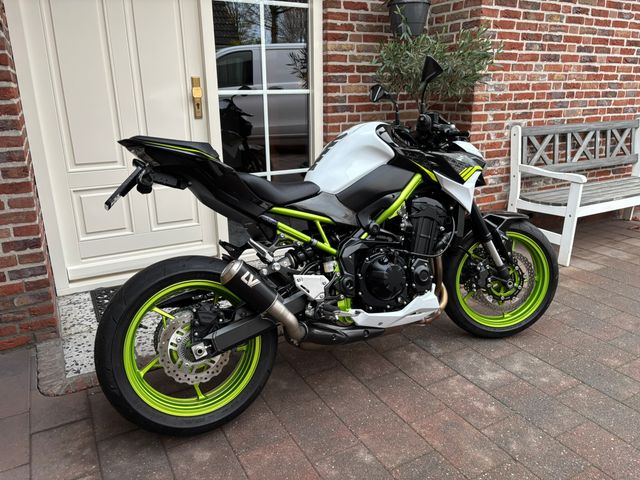 kawasaki - z900