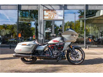 HARLEY-DAVIDSON ROAD GLIDE ST FLTRXSTSE CVO – foto 3