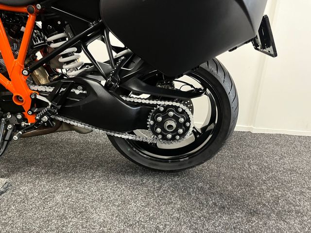 ktm - 1290-super-duke-gt