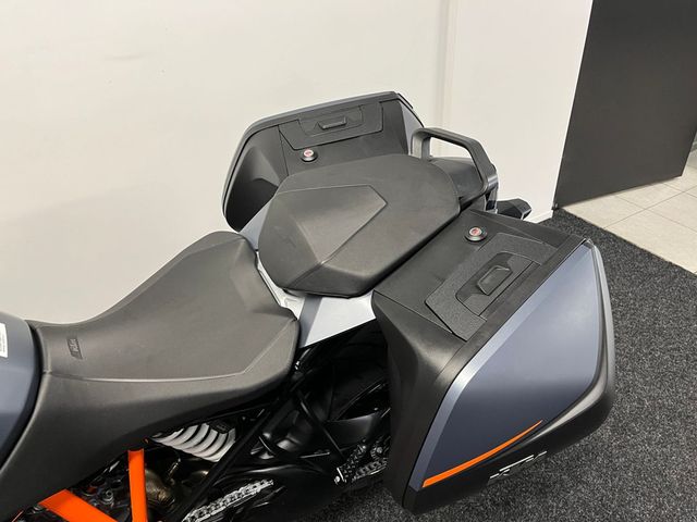 ktm - 1290-super-duke-gt